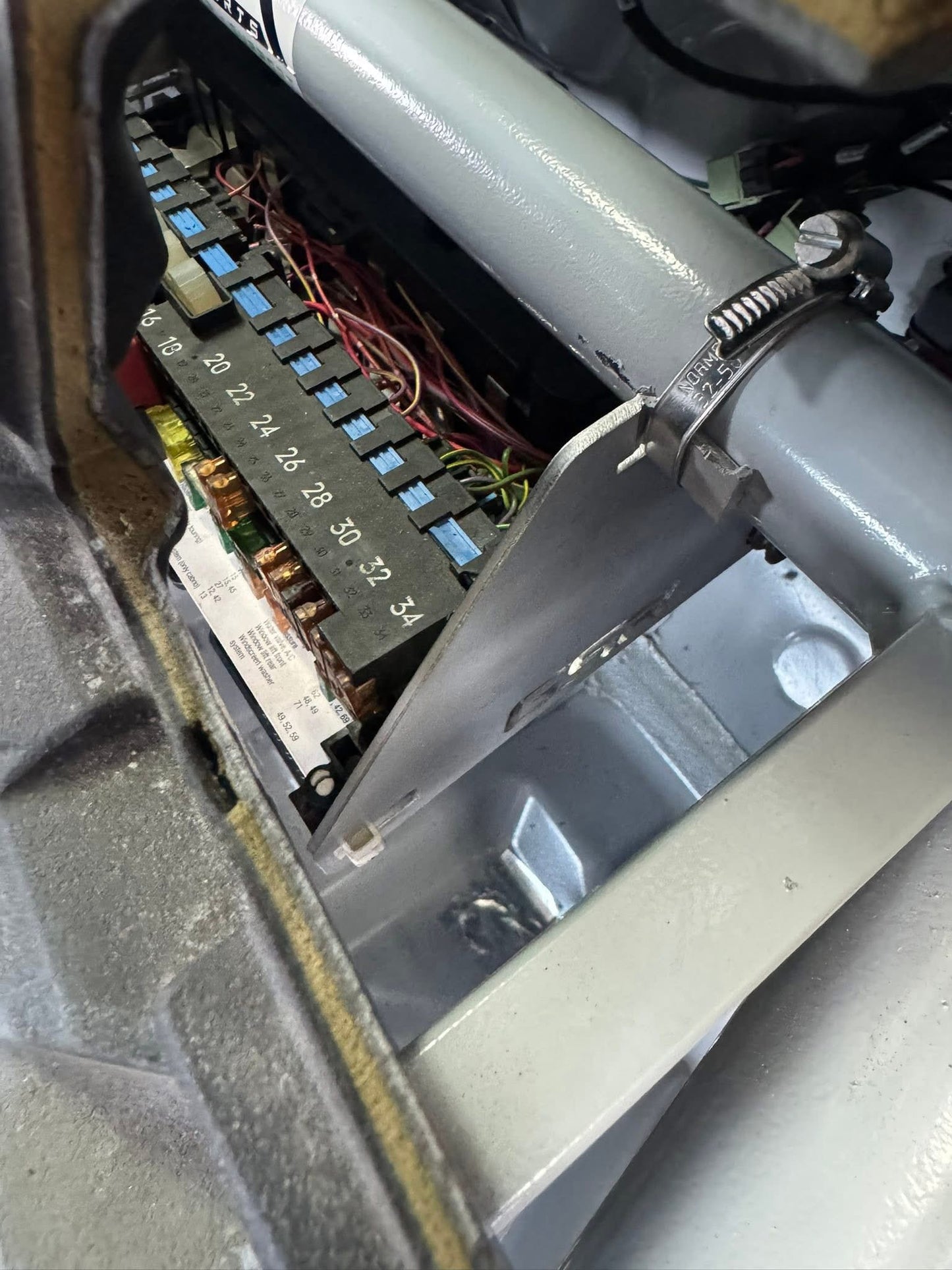 E46 roll cage fuse box brackets